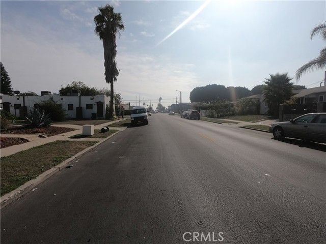 9812 S Denker, Los Angeles, CA 90047