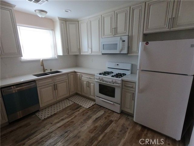 9812 S Denker, Los Angeles, CA 90047