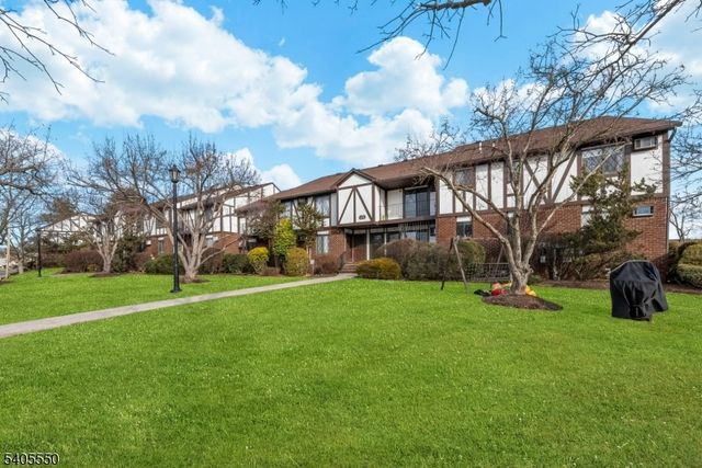 69 Farm Rd, Hillsborough Twp., NJ 08844