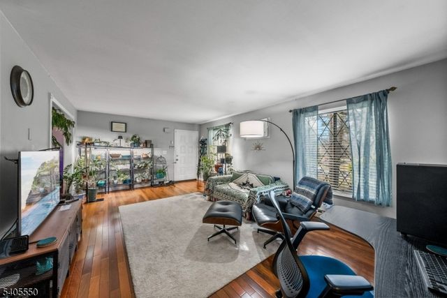 69 Farm Rd, Hillsborough Twp., NJ 08844