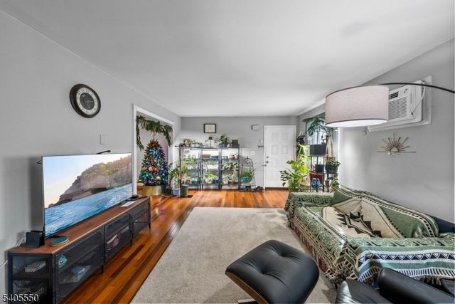 69 Farm Rd, Hillsborough Twp., NJ 08844