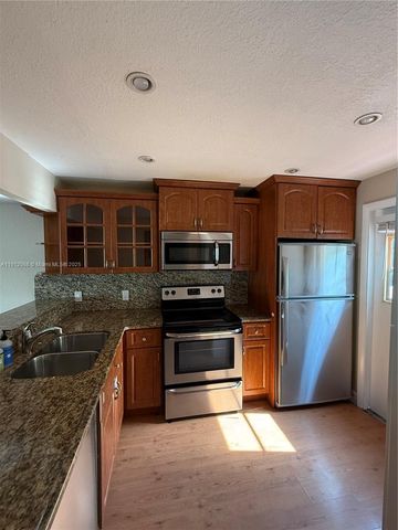 3745 NE 171st St 40, North Miami Beach, FL 33160