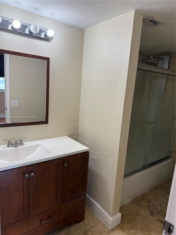 3745 NE 171st St 40, North Miami Beach, FL 33160