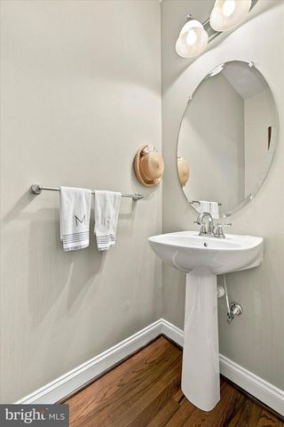 1221 DERRY LN, West Chester, PA 19380