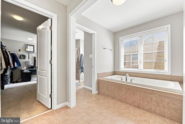 1221 DERRY LN, West Chester, PA 19380