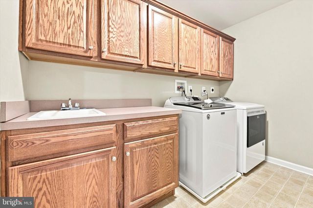 1221 DERRY LN, West Chester, PA 19380