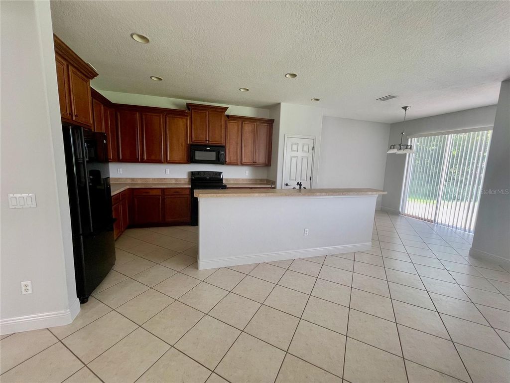 Image 2 of property listing at 14257 LAGOON COVE LANE, Winter Garden, FL 34787
