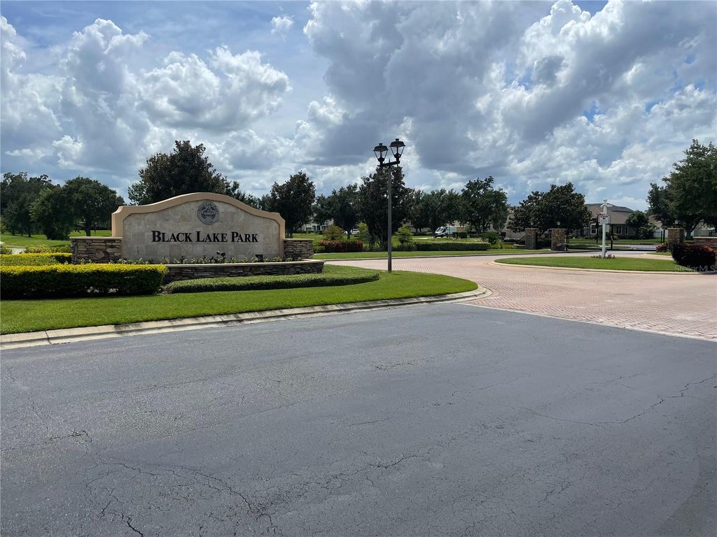 Image 30 of property listing at 14257 LAGOON COVE LANE, Winter Garden, FL 34787