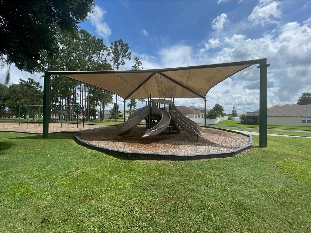 Image 33 of property listing at 14257 LAGOON COVE LANE, Winter Garden, FL 34787