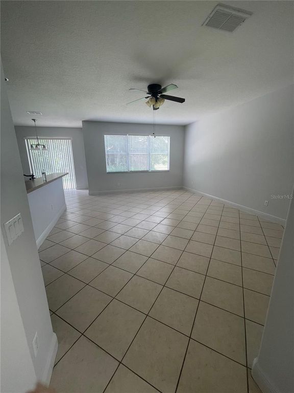 Image 5 of property listing at 14257 LAGOON COVE LANE, Winter Garden, FL 34787