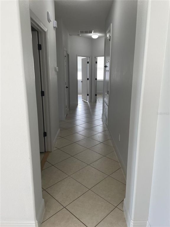 Image 9 of property listing at 14257 LAGOON COVE LANE, Winter Garden, FL 34787