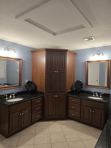 20 Farm Pond Rd, Dracut, MA 01826