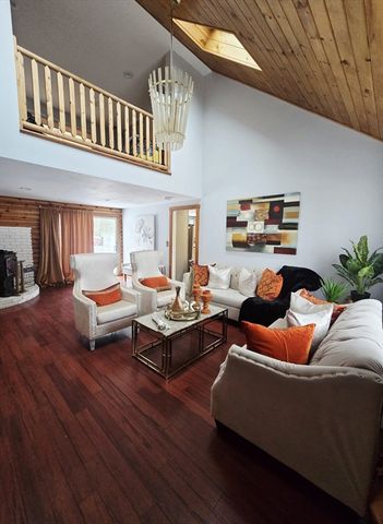 20 Farm Pond Rd, Dracut, MA 01826