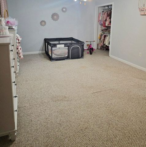 20 Farm Pond Rd, Dracut, MA 01826