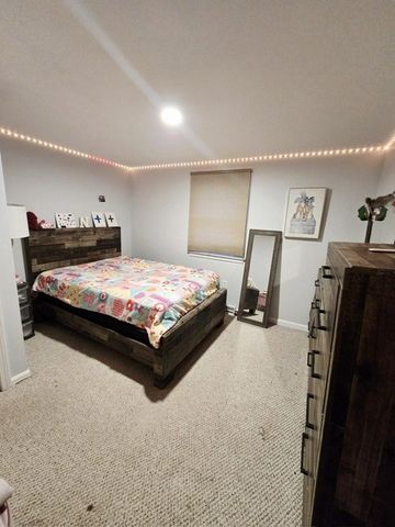 20 Farm Pond Rd, Dracut, MA 01826