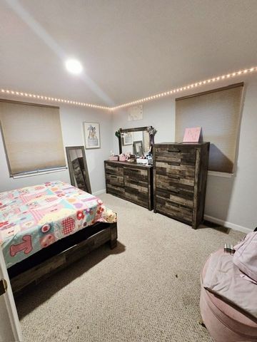 20 Farm Pond Rd, Dracut, MA 01826