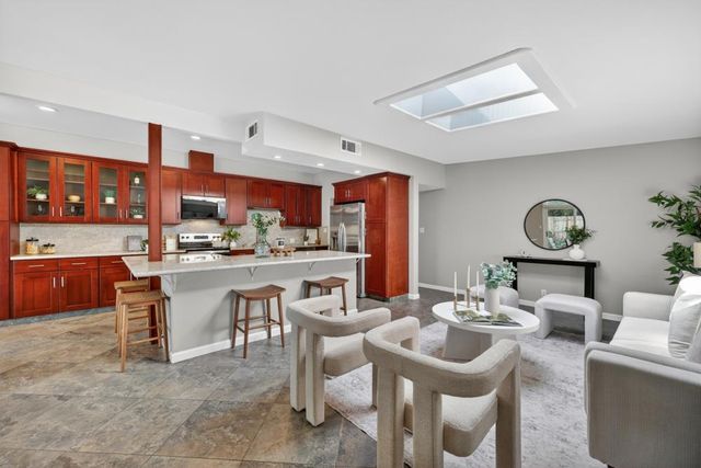 4952 Clear Cir, Carmichael, CA 95608