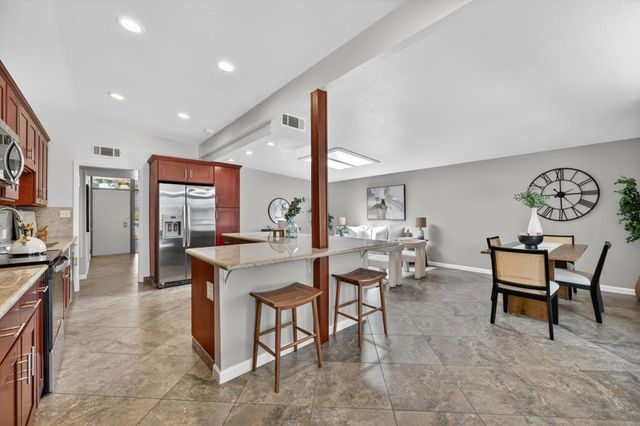 4952 Clear Cir, Carmichael, CA 95608