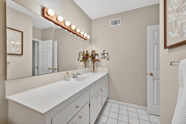 4952 Clear Cir, Carmichael, CA 95608