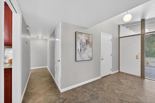 4952 Clear Cir, Carmichael, CA 95608