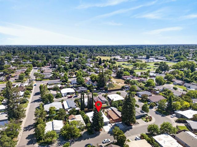 4952 Clear Cir, Carmichael, CA 95608