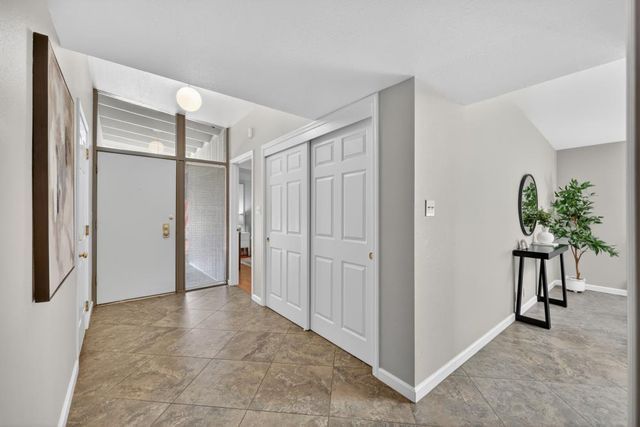 4952 Clear Cir, Carmichael, CA 95608