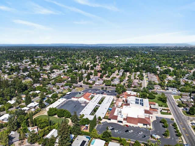 4952 Clear Cir, Carmichael, CA 95608