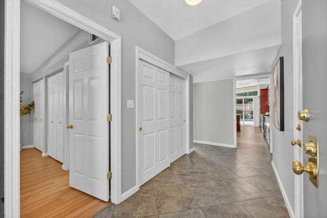 4952 Clear Cir, Carmichael, CA 95608