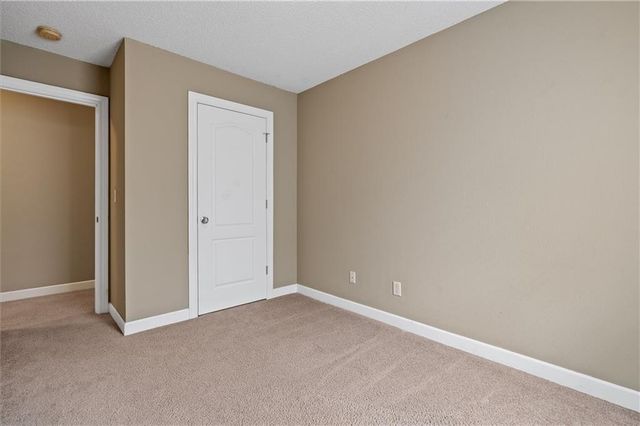 9001 SW Gala Drive, Blue Springs, MO 64064