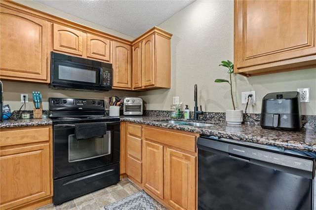 9001 SW Gala Drive, Blue Springs, MO 64064
