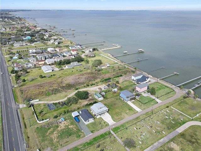 2222 E Bayshore Drive, San Leon, TX 77539