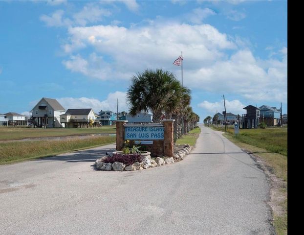 12919 Coronado Drive, Freeport, TX 77541
