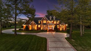 446 Waterford Dr, Manchester, TN 37355