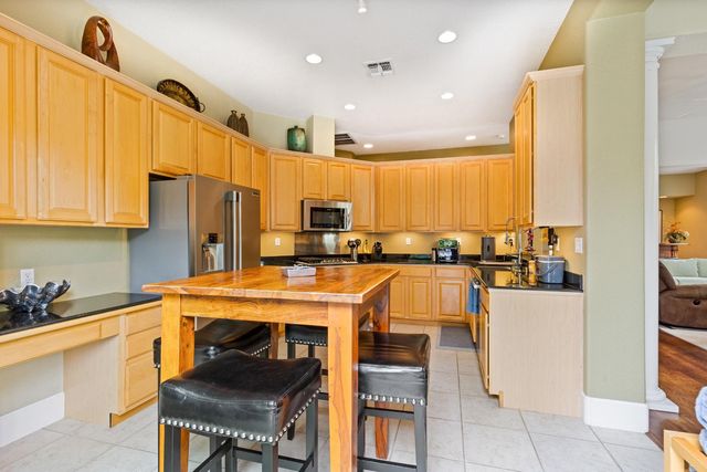 2618 Baybridge St, Sacramento, CA 95833