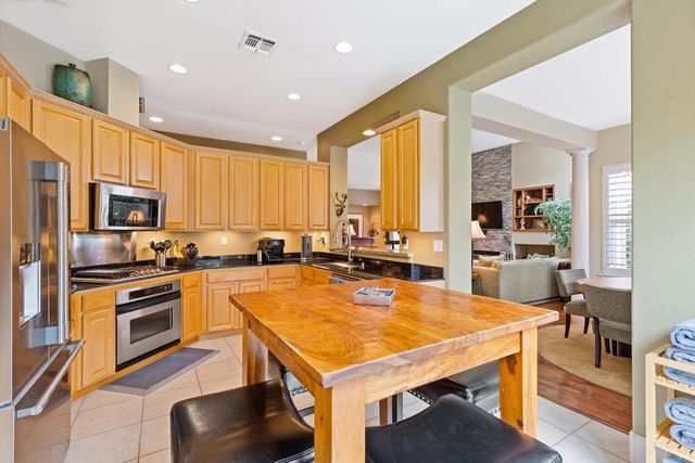 2618 Baybridge St, Sacramento, CA 95833