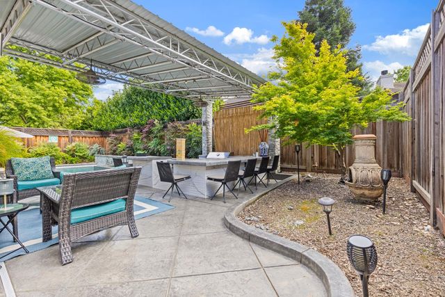 2618 Baybridge St, Sacramento, CA 95833