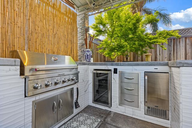 2618 Baybridge St, Sacramento, CA 95833