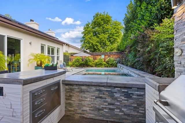 2618 Baybridge St, Sacramento, CA 95833