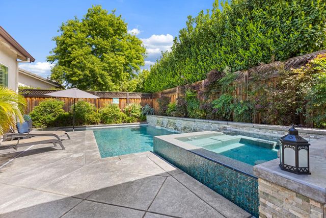 2618 Baybridge St, Sacramento, CA 95833