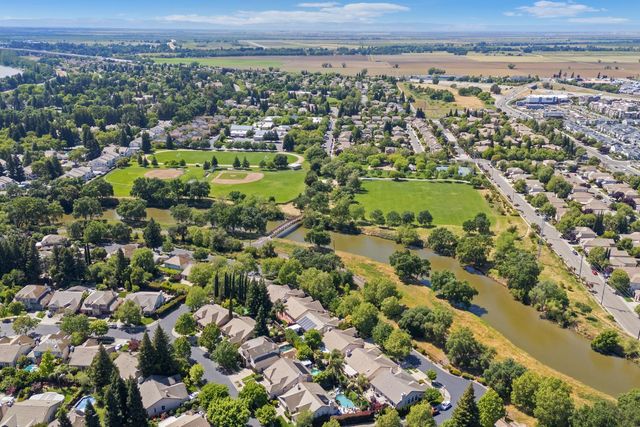 2618 Baybridge St, Sacramento, CA 95833