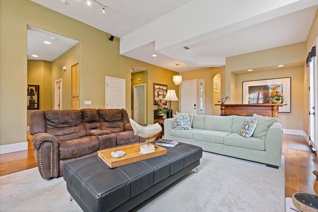 2618 Baybridge St, Sacramento, CA 95833