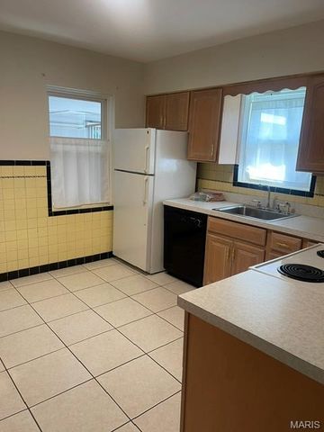 253 Turf, St Louis, MO 63119