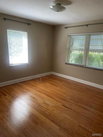 253 Turf, St Louis, MO 63119