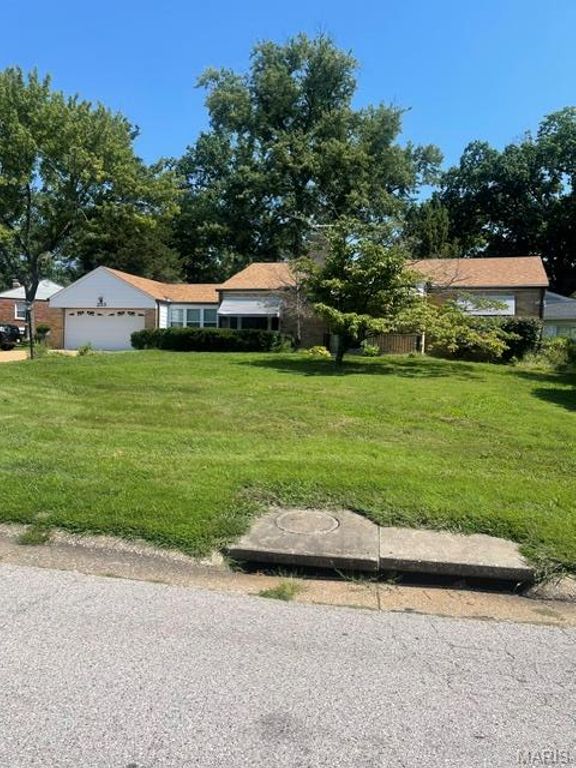 253 Turf, St Louis, MO 63119