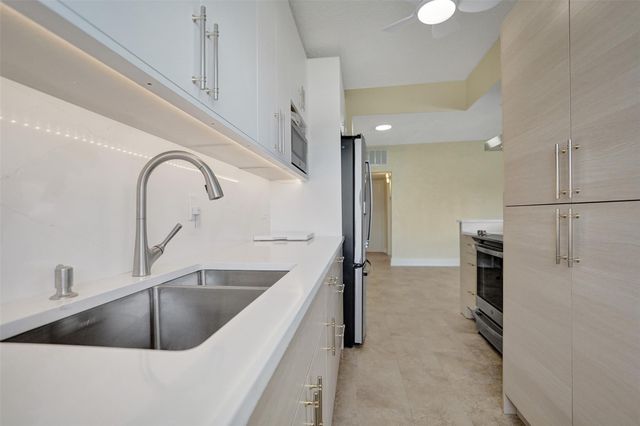 5700 Old Ocean Blvd X, Ocean Ridge, FL 33435