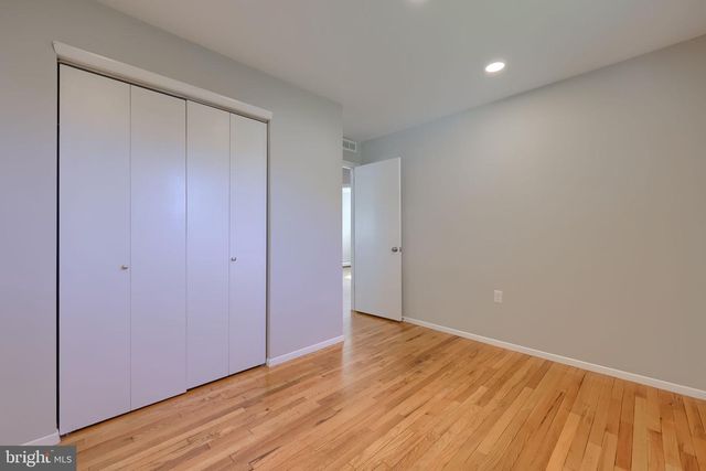 8 HEATHGLEN RD, Middletown, PA 17057