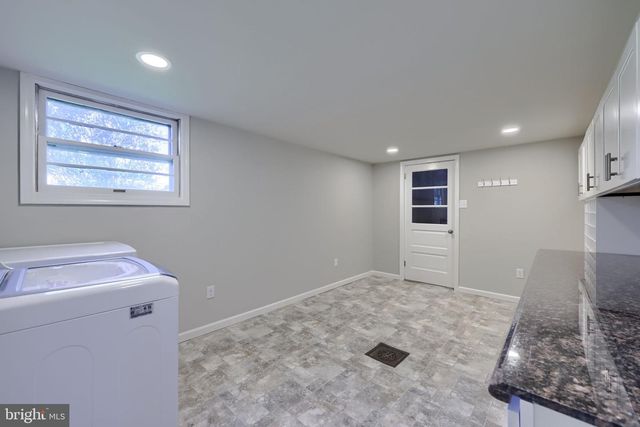 8 HEATHGLEN RD, Middletown, PA 17057
