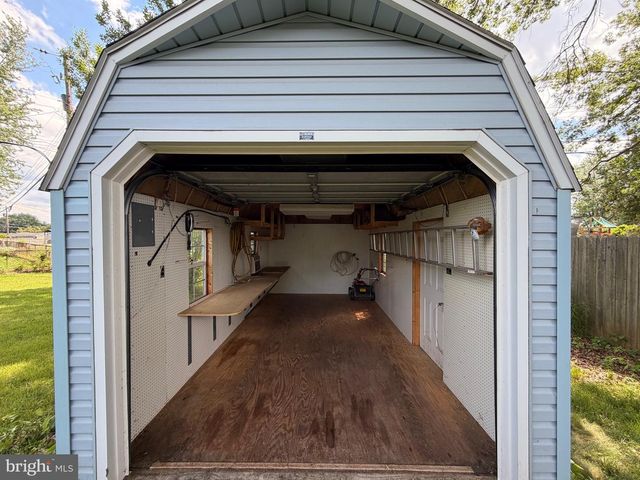 8 HEATHGLEN RD, Middletown, PA 17057