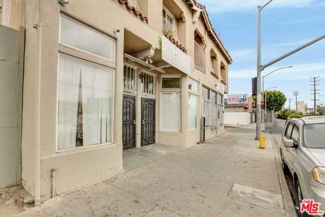 6101 Compton Avenue, Los Angeles, CA 90001