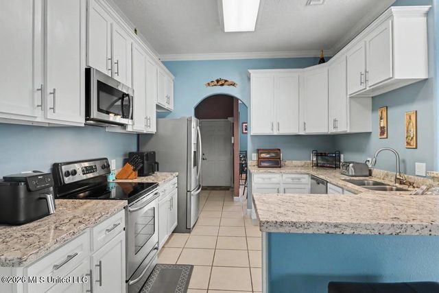 3532 N River Ridge Drive, D'iberville, MS 39540